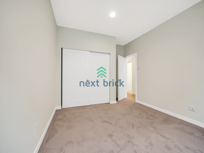Building Photo - Stunning 2023-Built Crown Hill Townhome | 3 Bed | 2 Bath | Modern Finishes & Prime Seattle Location