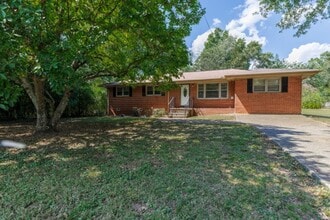 Building Photo - 402 Stella Dr
