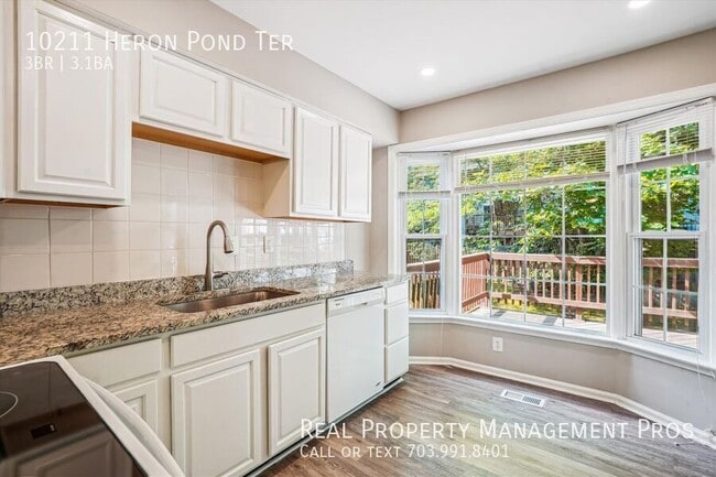 Building Photo - 10211 Heron Pond Terrace