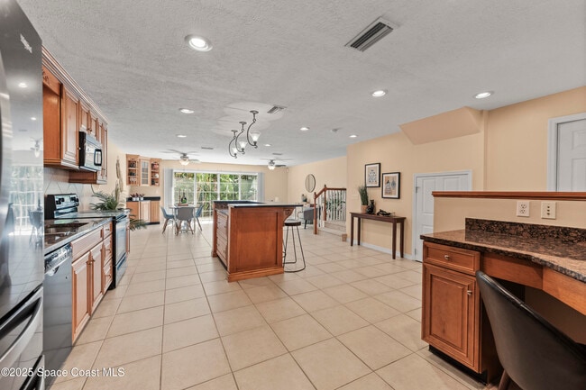 Building Photo - 554 Majorca Ct