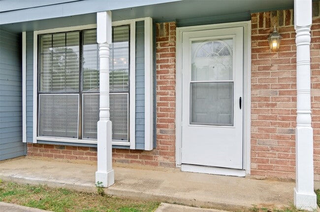 Building Photo - 24206 Running Iron Dr