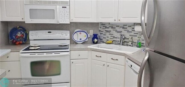 Building Photo - 133 N Pompano Beach Blvd