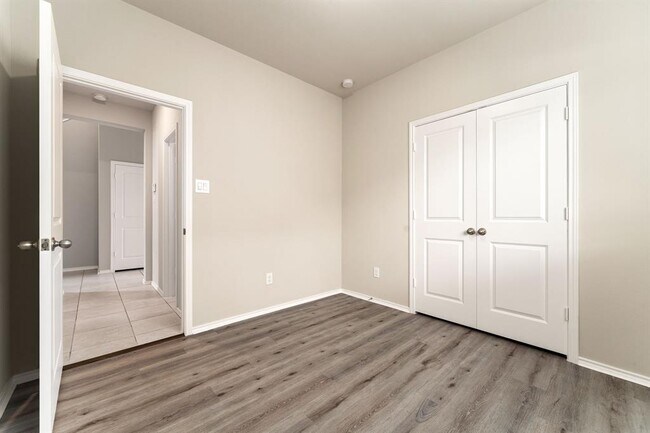Building Photo - 5014 Aspen Orch Dr