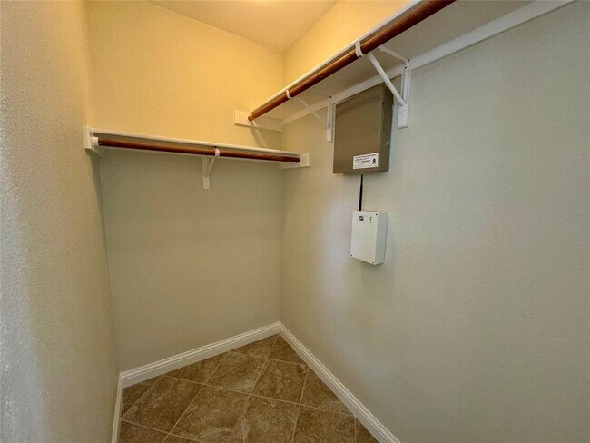 Building Photo - 8507 Bobcat Dr