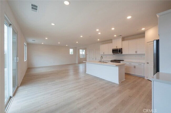 Building Photo - 2290 Yuzu St