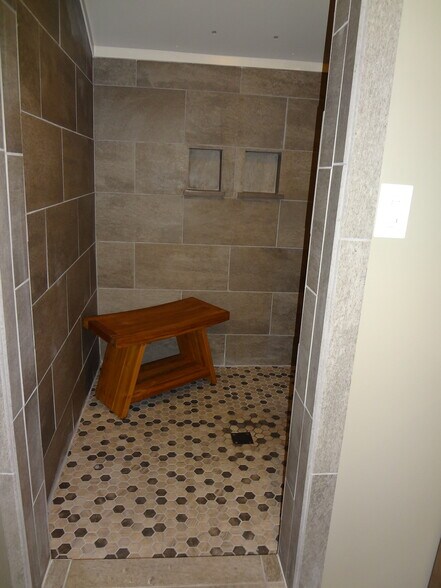 Building Photo - 711 E 3rd St