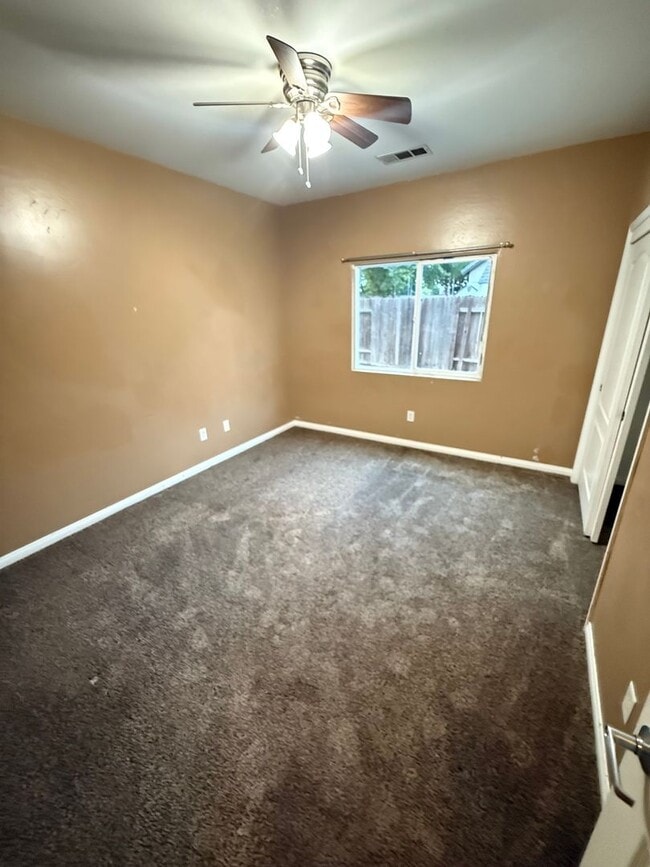Building Photo - Spacious 4-Bedroom Home in Terra Vista