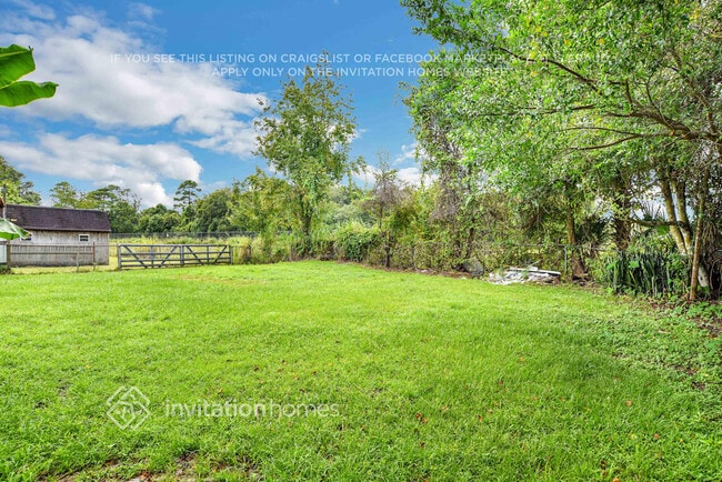 Building Photo - 142 Country Club Cir