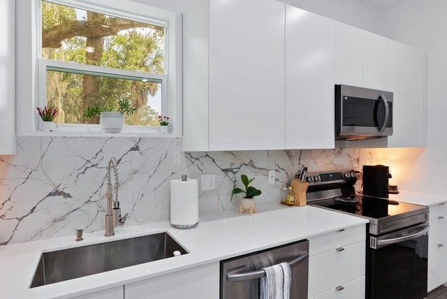 Building Photo - 5631 Heckscher Dr