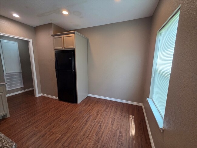 Building Photo - 438 Spence Ln