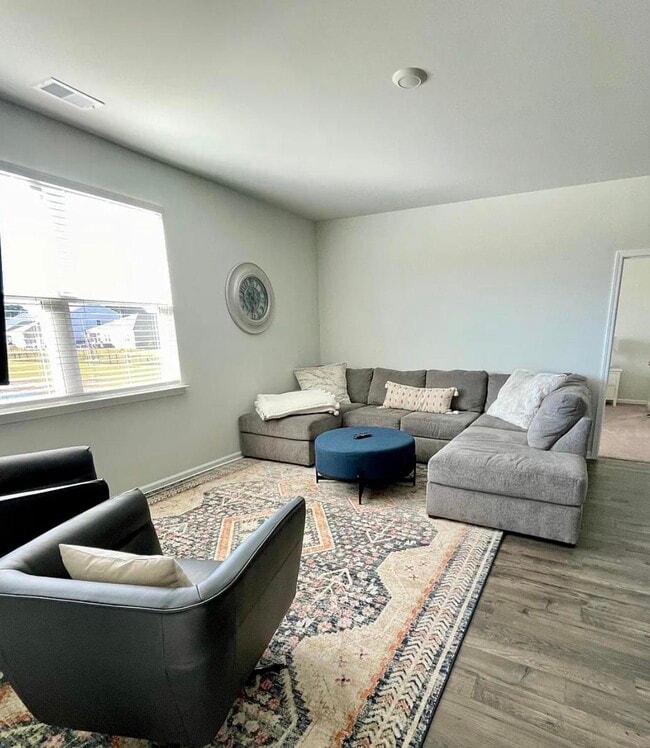 Building Photo - 2156 Ainsley Dr