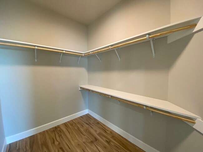 Building Photo - Gorgeous 3 Bedroom Home in West Valley