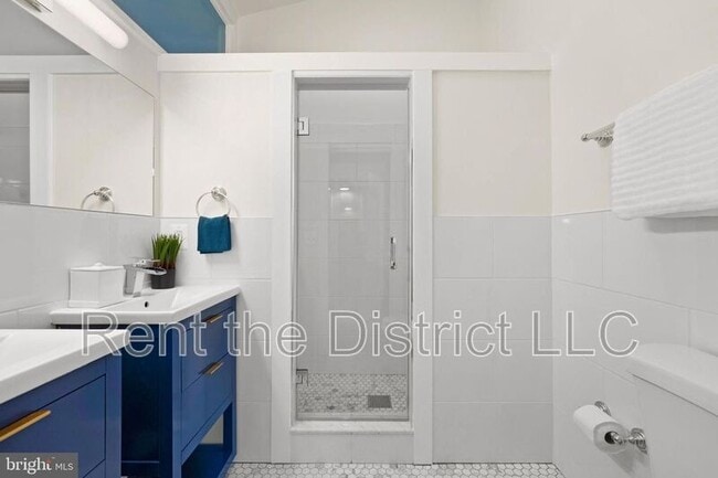 Building Photo - 4234 South Dakota Ave NE