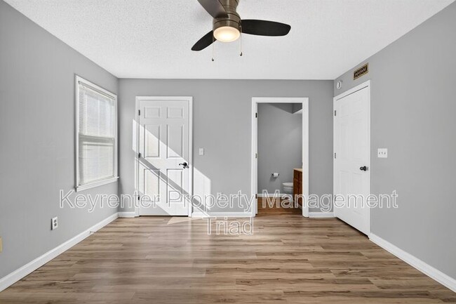 Building Photo - 3701-377D Cotswold Terrace