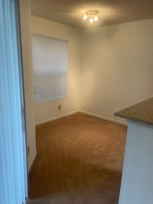 Building Photo - One bedroom condominium