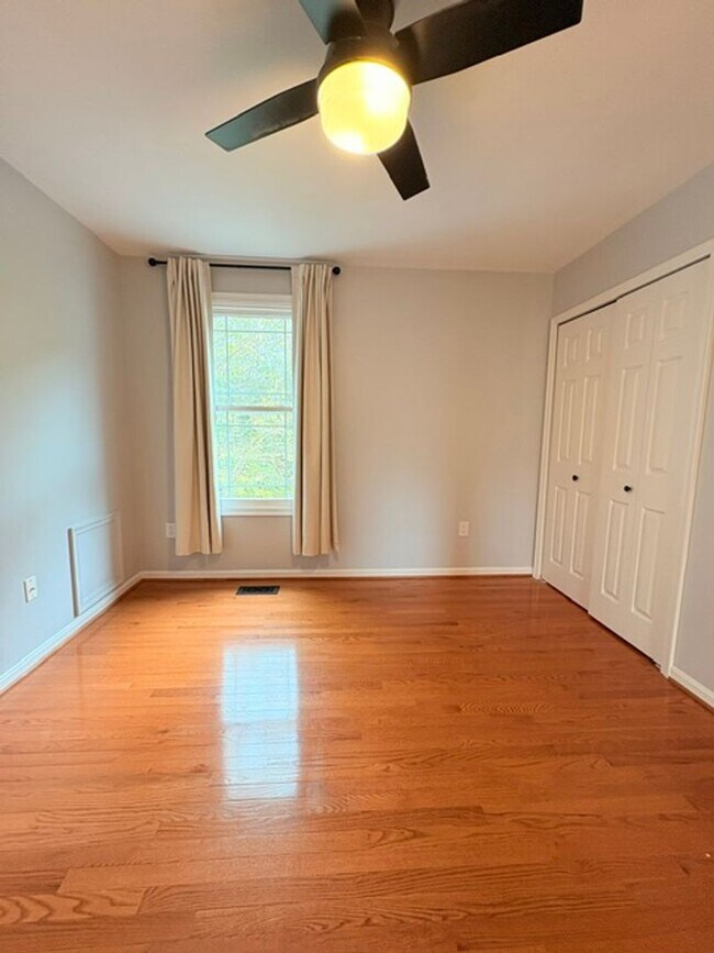Building Photo - 18514 Gingerbread Ln