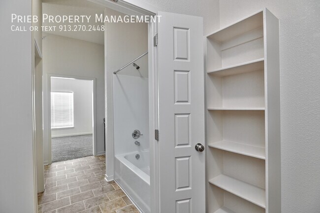 Building Photo - 8957 Findley St