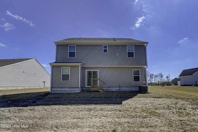 Building Photo - 640 Poppleton Dr