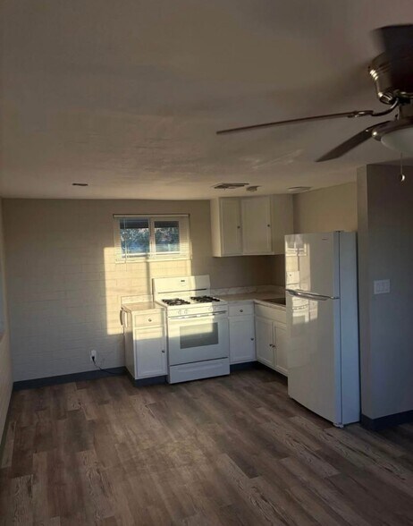 Building Photo - 1402 W Mercer Ln