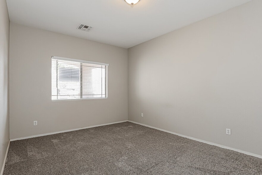 Building Photo - 6622 W Riva Rd