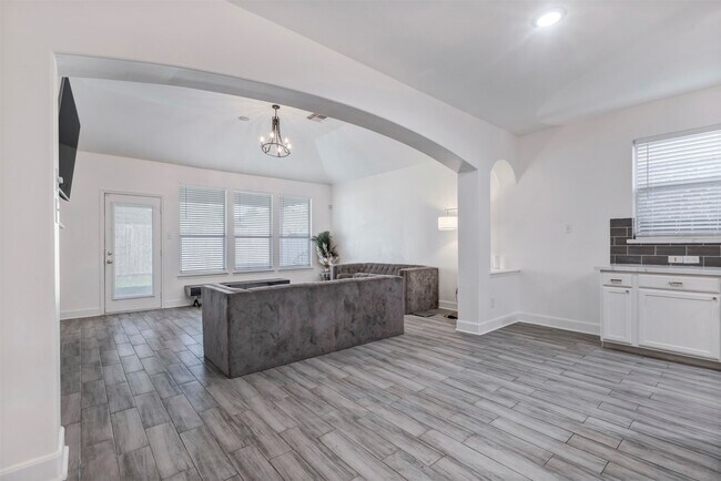 Building Photo - 22406 Miramar Crest Dr