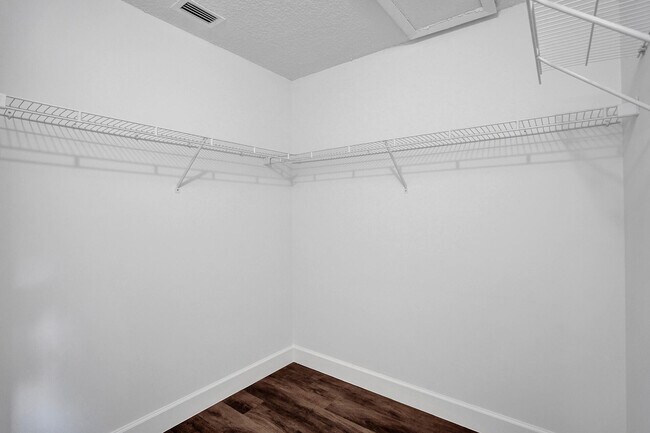 Building Photo - 9821 NW 5th Pl