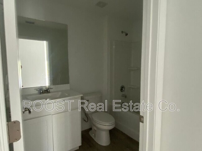 Building Photo - 1668 Colebrook Cir SW