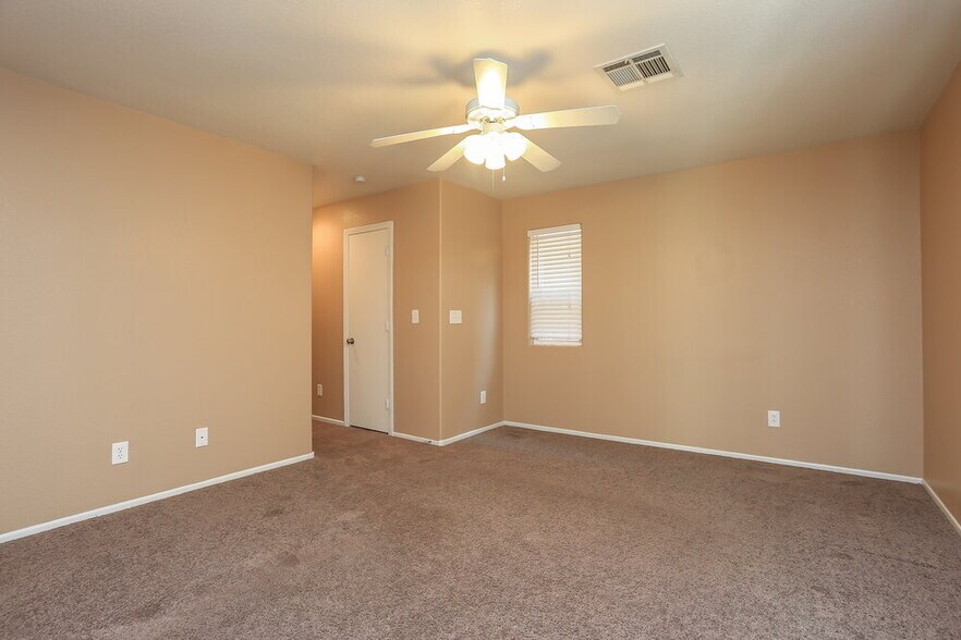 Building Photo - 4973 Blue Marlin Ave