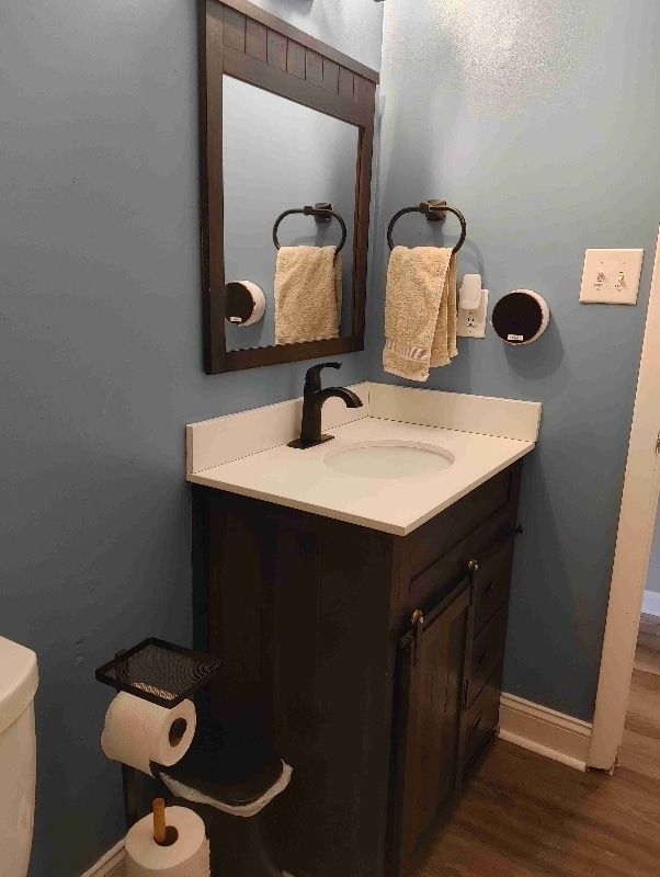 Building Photo - 217 Village Ln