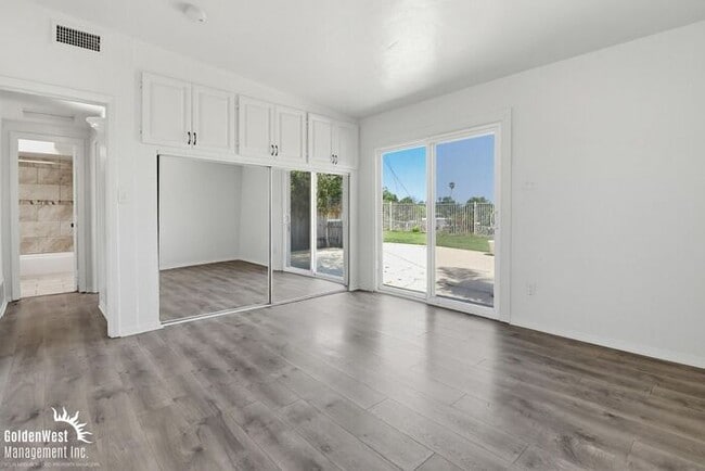 Building Photo - Enchanting 3Bdm 2Ba Home with Scenic Views in San Diego!