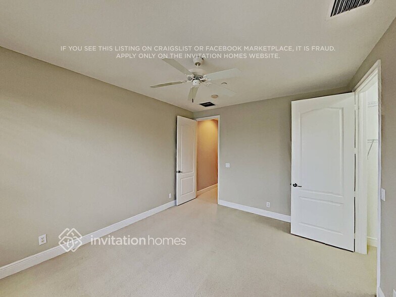 Building Photo - 4579 Artesa Way S