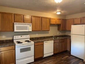 Building Photo - 120 Shebal Ave