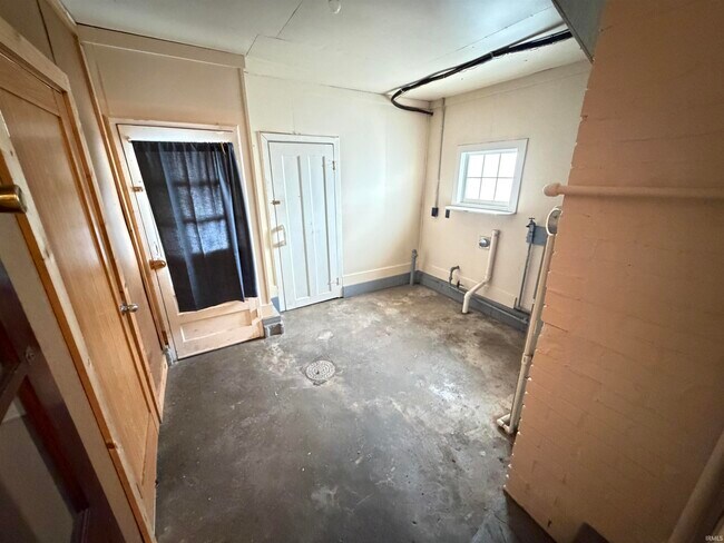 Building Photo - 1671 Enlow Ave