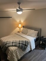 Building Photo - 7332 Lake Front Dr