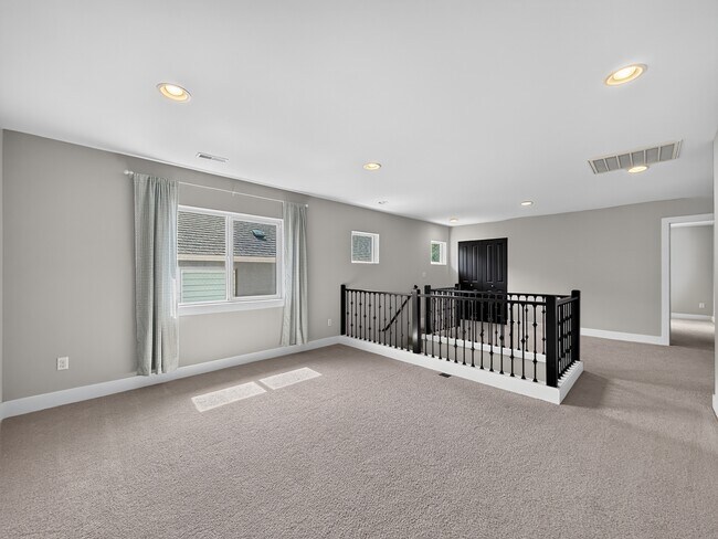 Building Photo - 18325 15th Pl W