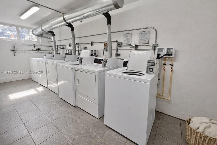 Building Photo - 143 SW 9th St