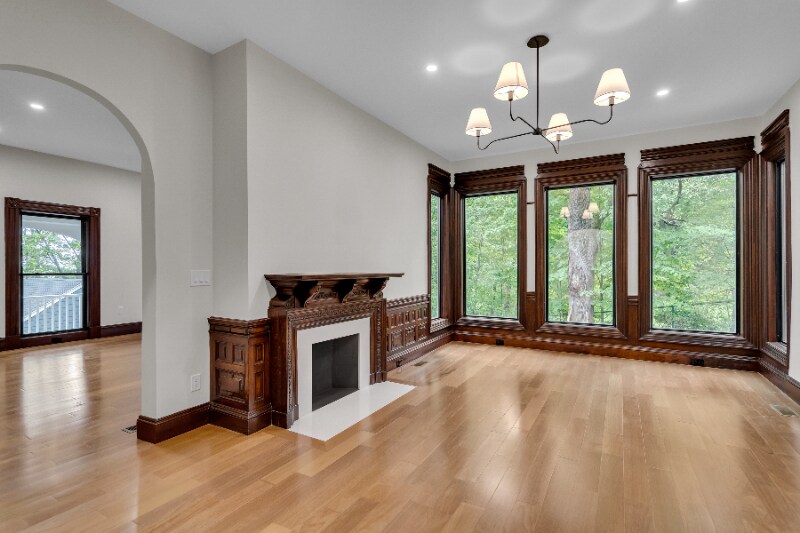 Building Photo - 14 Summit St