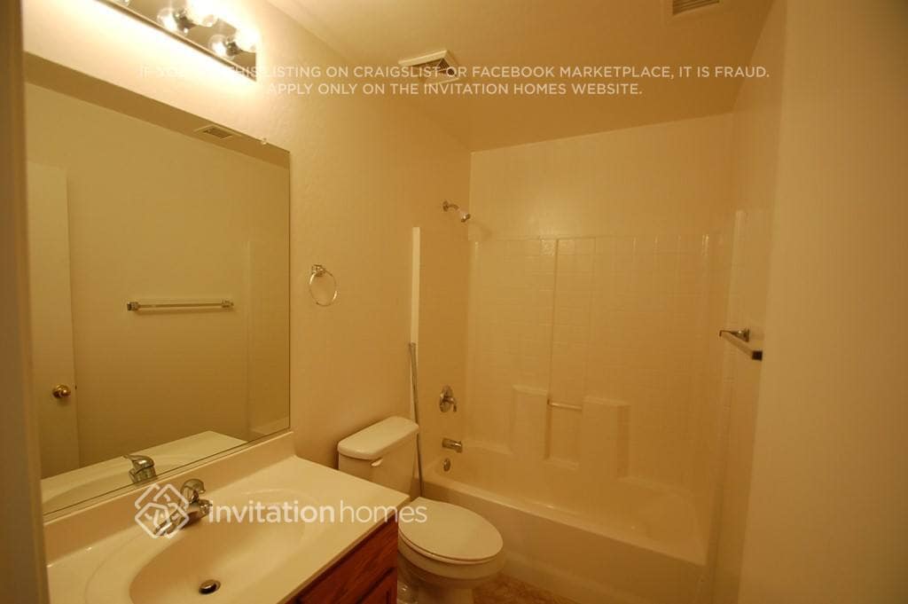 Building Photo - 1545 W Burgess Ln