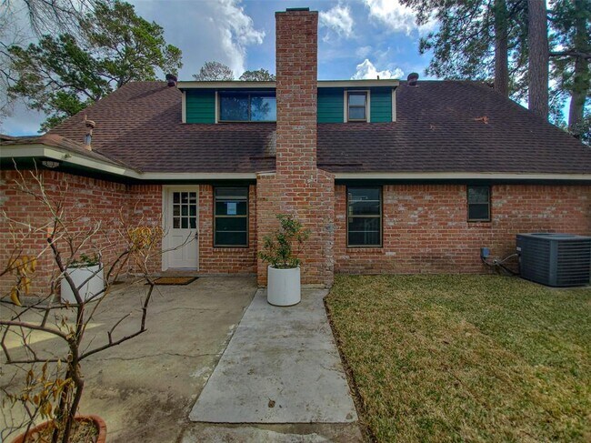 Building Photo - 28903 Twisted Oak Dr