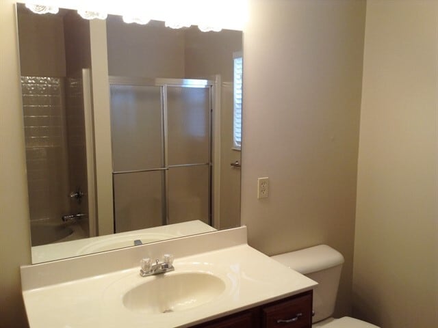 Building Photo - 8778 Woodridge Dr
