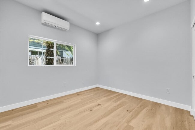 Building Photo - 114 N Cornell Ave