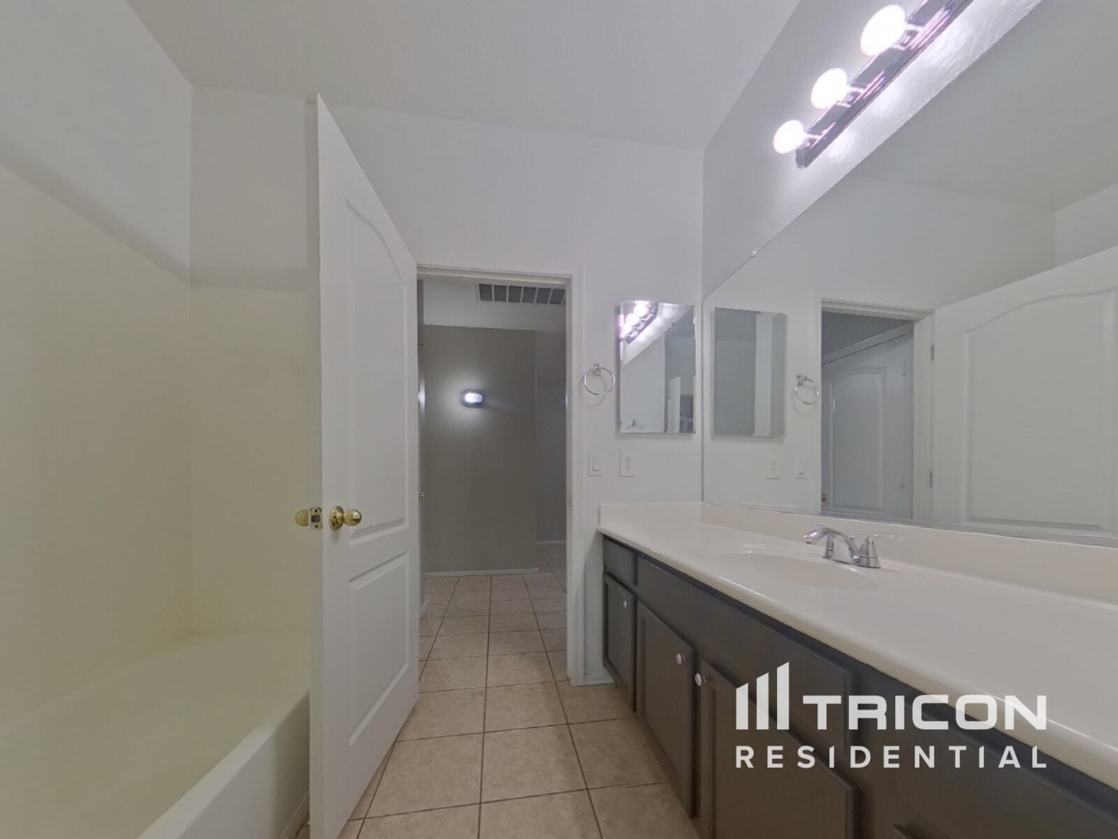 Building Photo - 7919 S 73rd Dr