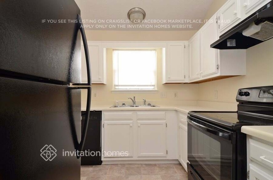 Building Photo - 1060 Heatherwood Ct