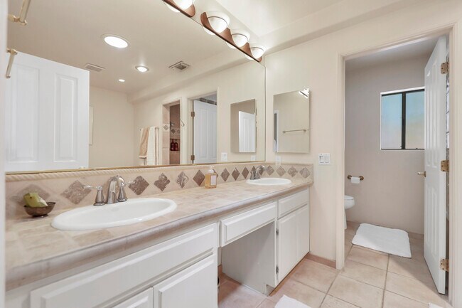 Building Photo - 72816 Mesa View Dr