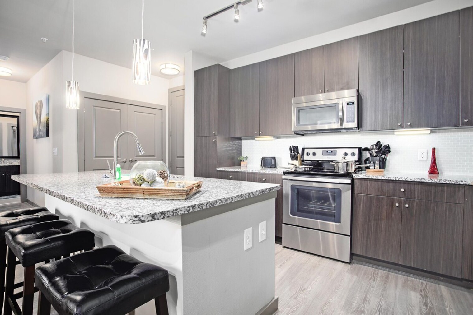 Building Photo - 976 S Braeswood Blvd