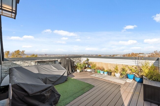 Building Photo - 94 Leonard St