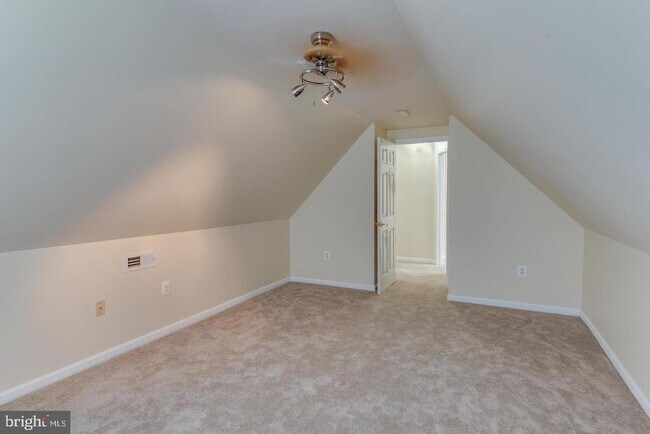 Building Photo - 45921 Altman Ct