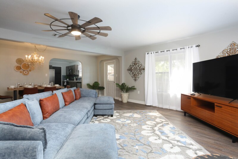 Building Photo - 9011 Welles Way