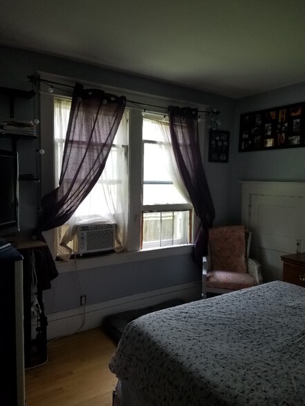 Building Photo - 777-779 Hague Ave