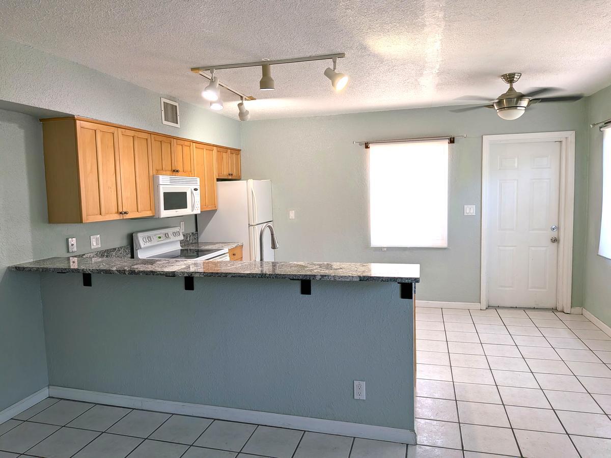 Kitchen - 1225 SW 4th Ct